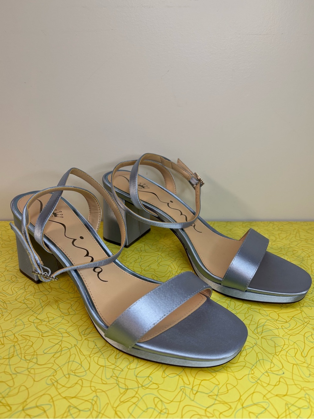 New Nina Satin Strapped Metallic Silver Block Heel Sandals size 10
